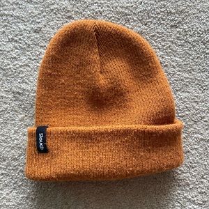 Infant SLOUCH beanie in rust